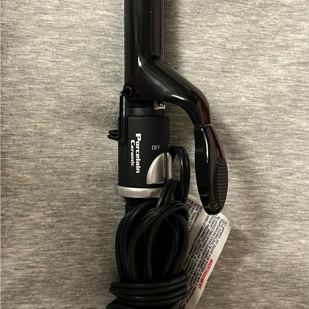 Porcelain Ceramic Curling Iron in Black